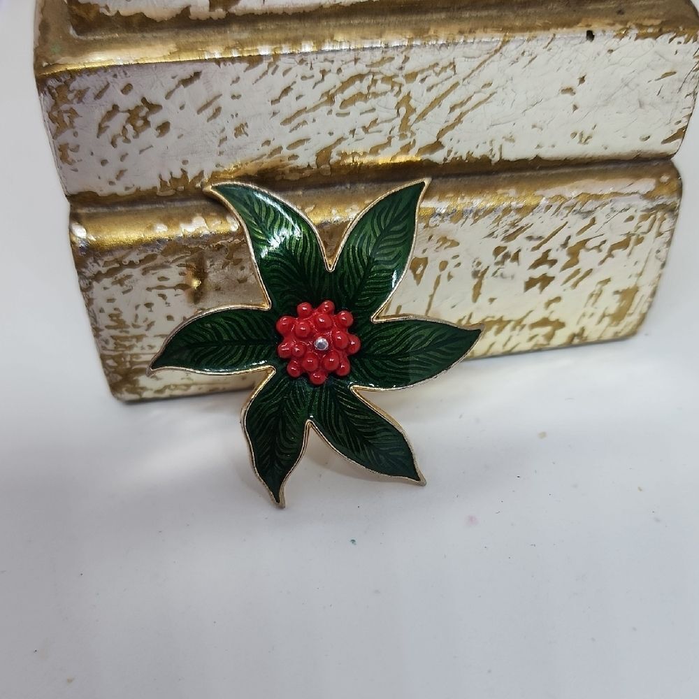 Vintage Green Guilloche Enamel Poinsettia Brooch Pin Red Center Gold Tone